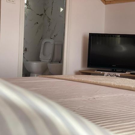Guesthouse & Hospitality เบราท ภายนอก รูปภาพ